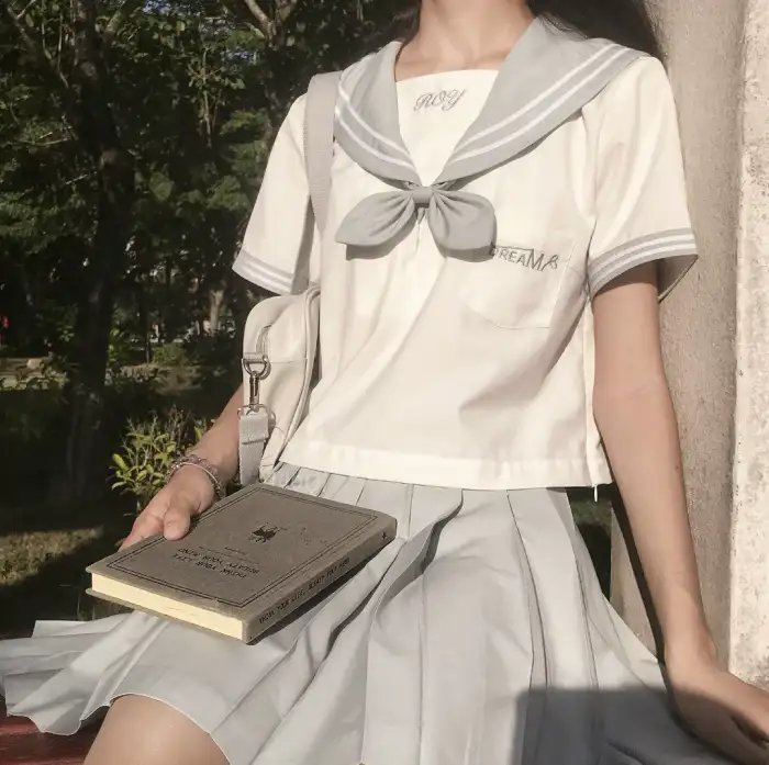 阳光下的影子